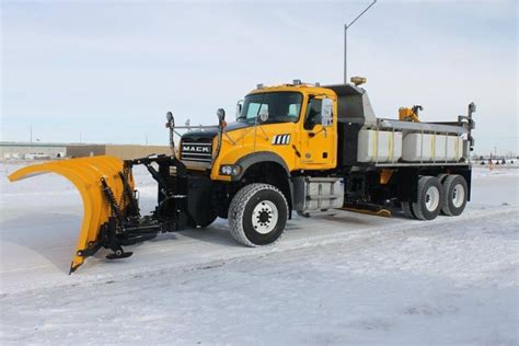 Mack Snowplow | Plow truck, Snow plow truck, Snow plow