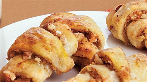 Pecan Crescent Cookies recipe from Betty Crocker