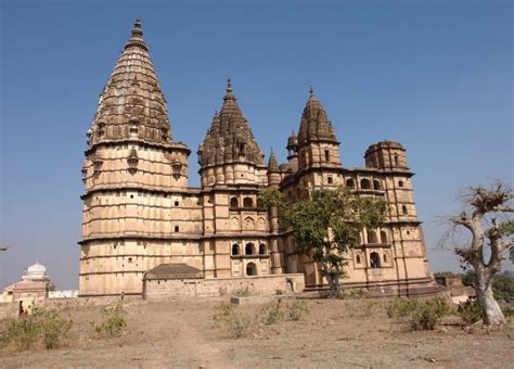 Orchha Fort Complex, history, timings, information, entrance fees