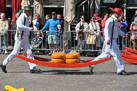 Cheese Market in Alkmaar, Holland Editorial Image - Image of edam ...