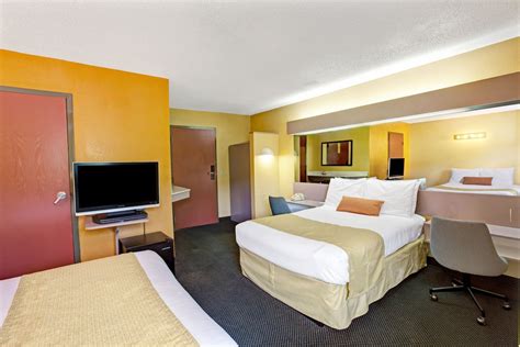 Microtel Inn & Suites by Wyndham Gatlinburg | Gatlinburg, TN Hotels