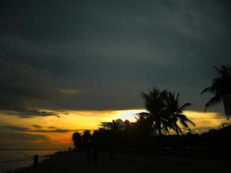 sunset at Bohol Beach Club Nov 6, 2011 | Dennis Ls. M. Cruz | Flickr