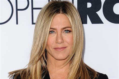 Jennifer Aniston on Battling Dry Eyes and the New Herb She Thinks You ...