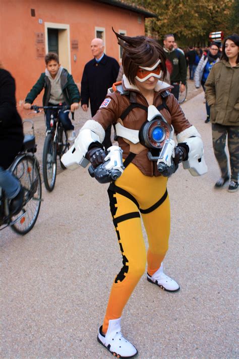 Overwatch - Tracer Cosplay by Maspez on DeviantArt