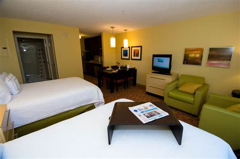 Gilford Hotel Coupons for Gilford, New Hampshire - FreeHotelCoupons.com