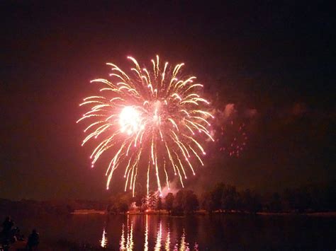 4th July Fireworks Show, Greensboro NC | OLYMPUS DIGITAL CAM… | Flickr