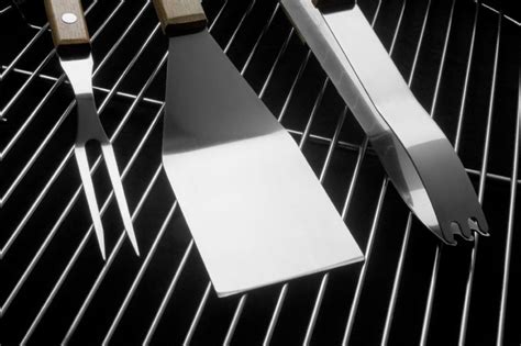 9 Easy Grill Cleaning Tips to Keep Mealtime Fresh | LoveToKnow