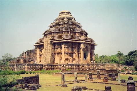 What is the secret of Sundial at Konark Sun temple in India?