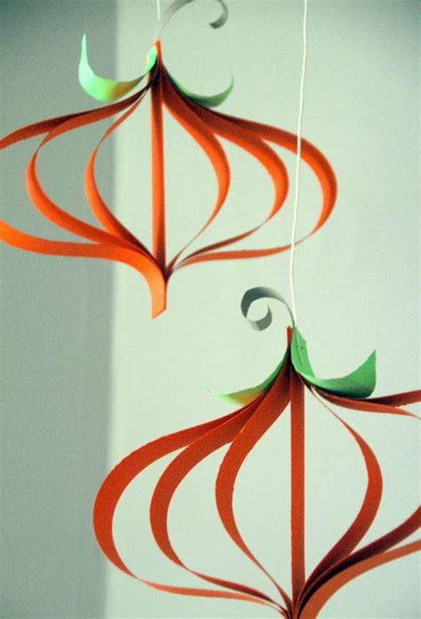 Curly Paper Pumpkin Craft | AllFreeKidsCrafts.com