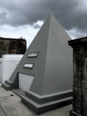 Nicolas Cage's Pyramid Tomb | Nicolas cage, Pyramids, Nicolas