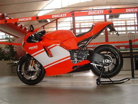 Beautiful Bikes: Ducati Desmosedici RR