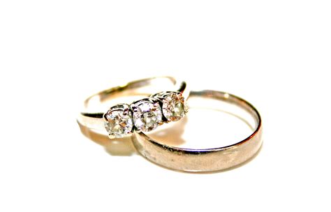 File:Wedding rings photo by Litho Printers.jpg - Wikimedia Commons