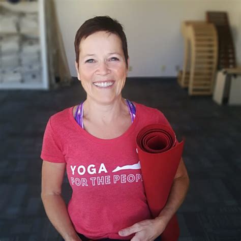 Student Spotlight: Shelly Smith – Iyengar Yoga Association of Canada / Association Canadienne de ...