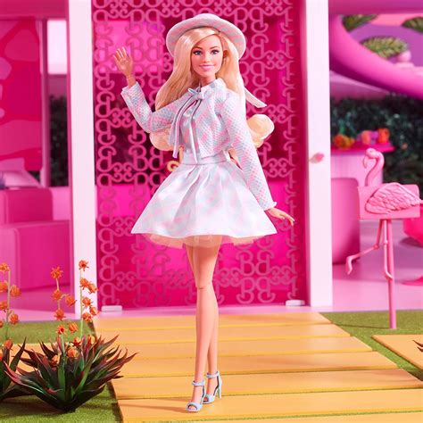 Barbie 2023 - Back to Barbieland Doll - Barbie (2023) Photo (45064333 ...