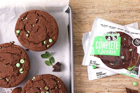 Lenny & Larry's The Complete Cookie (Review): So Many Vegan Flavors!