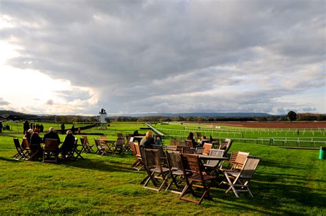 Bangor-On-Dee Racecourse - Horse Racing Photos