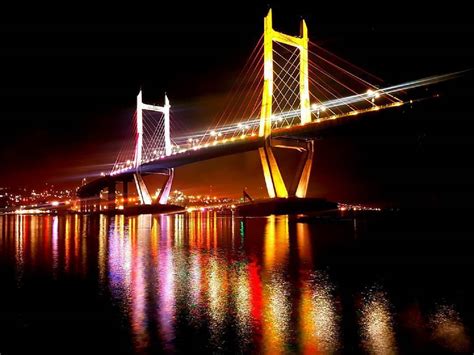 JEMBATAN MERAH PUTIH Tempat Menikmati Keindahan Teluk Ambon - Desember 2024