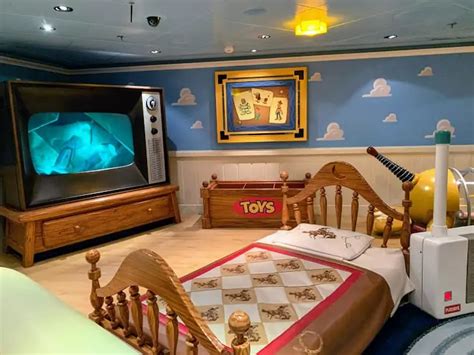 Activities on the Disney Dream Cruise Ship - Five for the Road