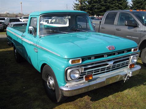 US is a nation of ancient pickup trucks - Business Insider