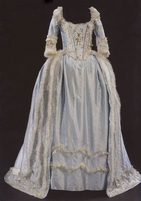 Marie Antoinette | Fashion, Historical dresses, 18th century fashion