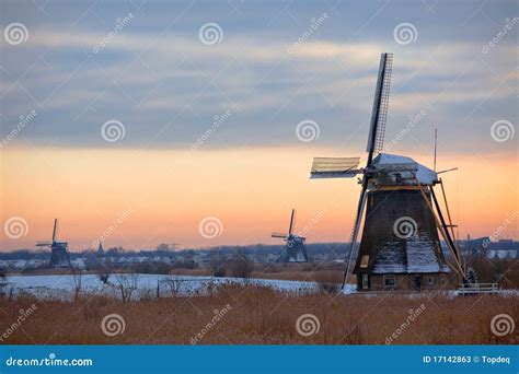 Kinderdijk Windmills in Winter Stock Image - Image of land, dusk: 17142863