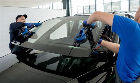 Car Windscreen Repair & Replacement Service in Dubai | Apex Auto Garage