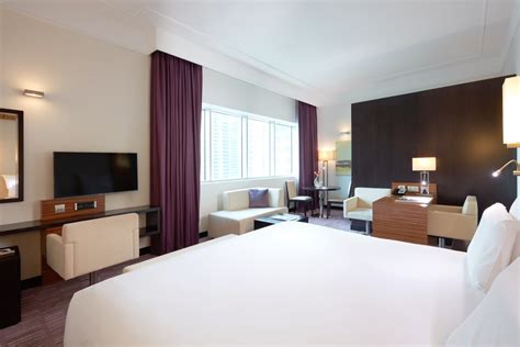 Pullman Dubai Jumeirah Lakes Towers - Deluxe_Room_Pullman_JLT