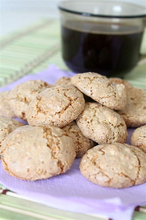 Easy Almond Macaroons Recipe