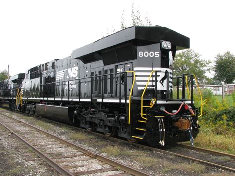 NEW Norfolk Southern ES44AC GE Locomotives at Erie, PA. 9-28-2008 | RailroadForums.com ...