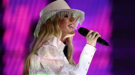 Ellie Goulding performed at the Dallas Cowboys' Thanksgiving halftime show wearing what looks ...