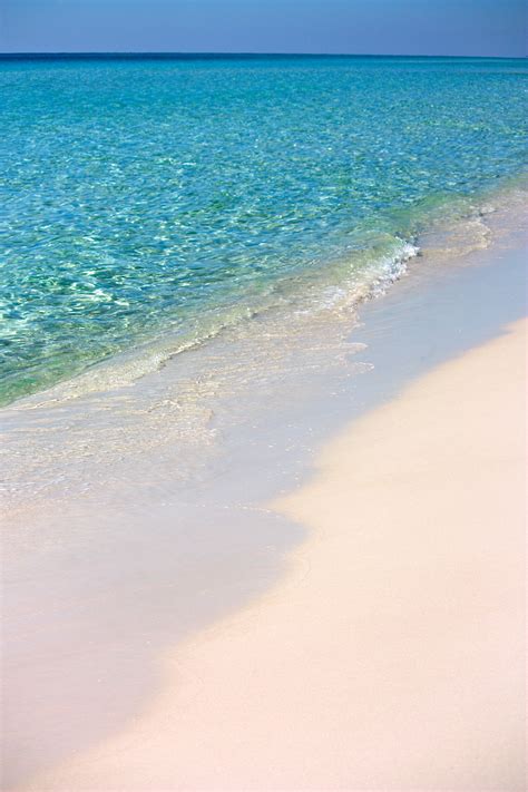 white sandy beaches and clear blue water | Ocean beach, Dream beach ...