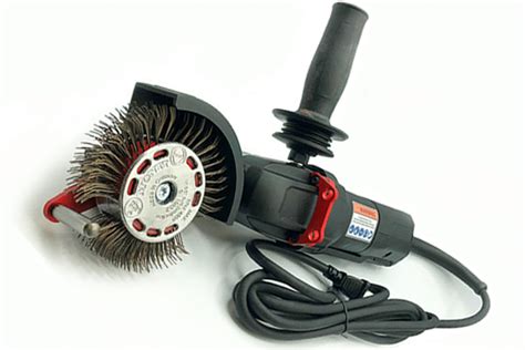 Bristle Blaster® removes corrosion - MontiPower