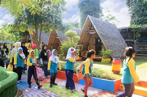 Taman Herbal Insani, Eduwisata Unggulan di Tengah Pemukiman Kota Depok - BekelSego