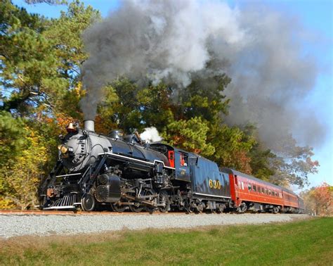 The best train trips to see fall foliage in the US