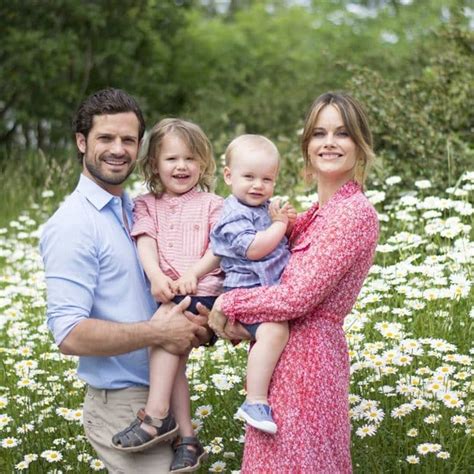 Prince Carl Philip, Princess Sofia post new family photo with sons - Foto 1