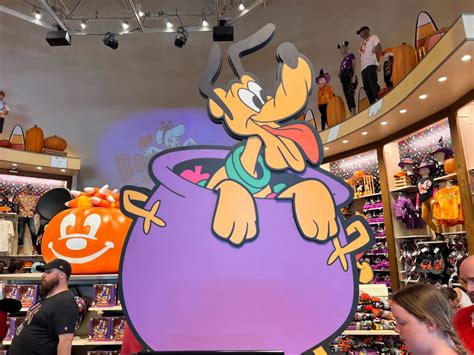 Halloween 2022 Decorations Arrive at World of Disney in Disney Springs - WDW News Today