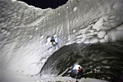 Inside the mysterious Yamal crater in Siberia - Frozen Pictures ...