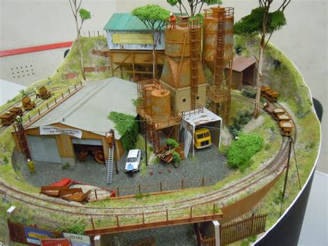 Michael's Model Railways: Anyone for Pizza?