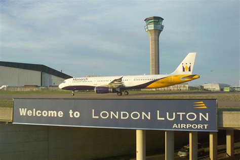 London Luton Airport extends NATS contract