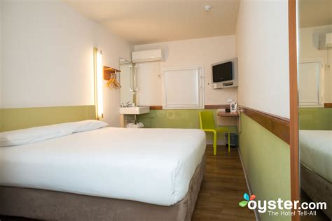 Ibis Budget Melbourne Airport Review: What To REALLY Expect If You Stay