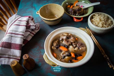 Sup Kaki Babi (Pork Hocks Black Bean Soup) • What To Cook Today