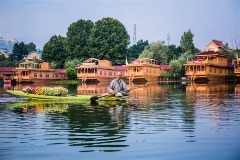 Kashmir lakes that are stunning beyond imagination | Times of India Travel