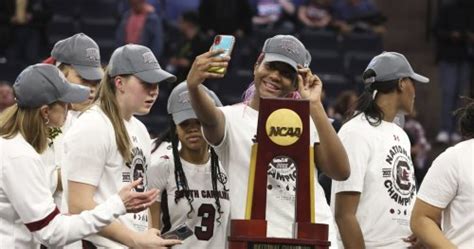 AP Women's College Basketball Poll 2022: Complete Preseason Rankings Released | Flipboard