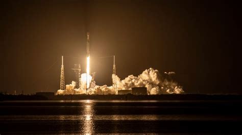 SpaceX launches 23 Starlink satellites on company's 300th successful ...