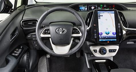 Toyota Prius Prime 2017 Interior - PakWheels Blog