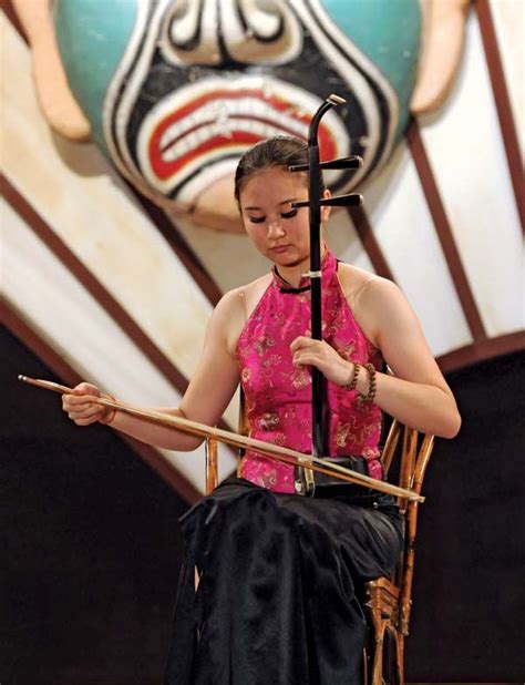 Erhu | Chinese, 2-string, bowed | Britannica