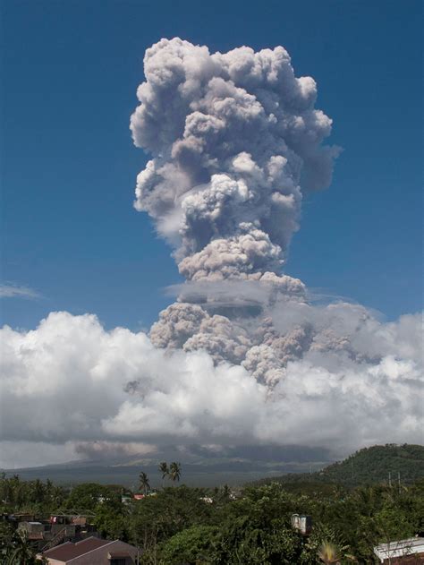 Mayon Volcano Eruption 2010