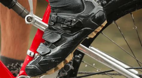 3 Best Shoes For Cycling Without Clips – Bicycles In Motion