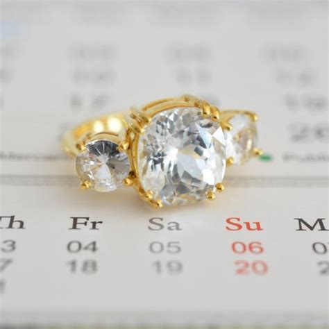 White Sapphire Meaning | Loose sapphires and sapphires gold engagement rings