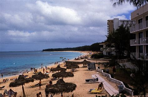Bahamas 1988 (283) Paradise Island: Cabbage Beach | Cabbage … | Flickr